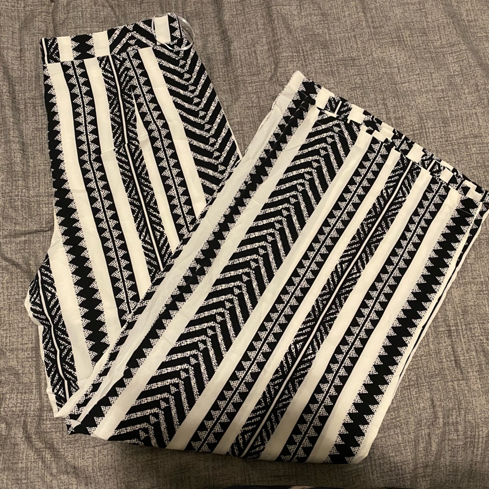 White and black printed pants